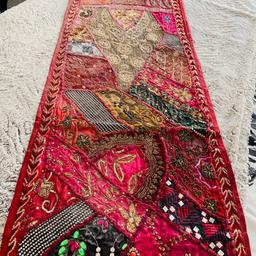 Beautiful Moroccan runner in great condition.
Can be use as a table runner.

146 cm x 46 cm
Collection Only from SE24