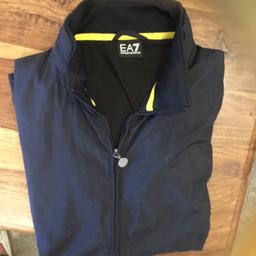 Navy ARMANI Zipped Jacket XXL

2 zipped pockets either side

Fully lined

Excellent Condition

Underarm 19”

Pit 24”