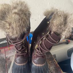Boot Sorel waterproof 6.5
Natural rubber 
Hand crafted
