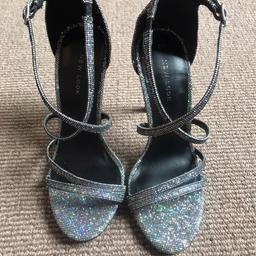 Brand new Gorgeous Sparkly Heels size 5/38