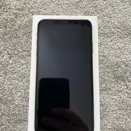 IPhone XS Max 64gb 
Space grey 
Come with box and charger