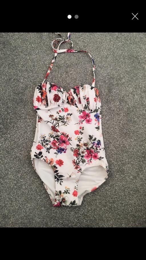 Buy & Sell East London Havering - Photos for Size 6 floral white swimsuit costume