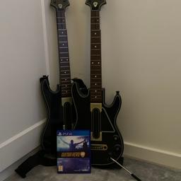 Jag säljer guitar hero till PS4 med två gitarrer för att det bara ligger och skräpar!
