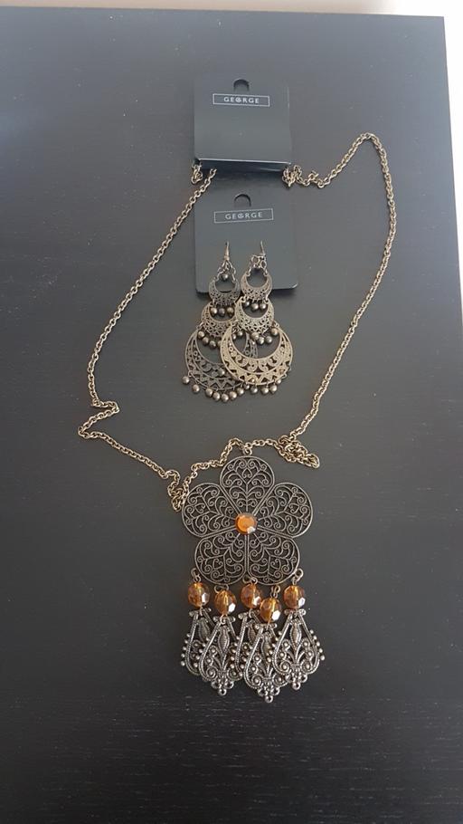 Buy & Sell West Midlands Walsall - Photos for Earring and Necklace Set