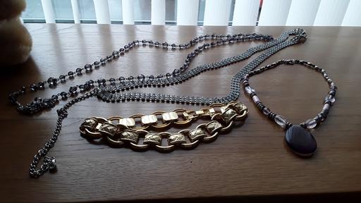 Buy & Sell South Yorkshire Sheffield - Photos for 4 pieces of costume jewellery