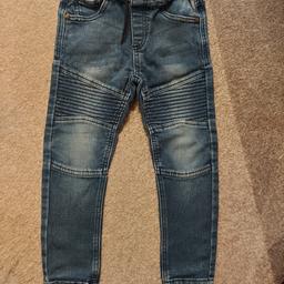 boys next jeans 3-4 years

collection from le18 or local delivery may be possible. Can also post.
