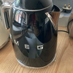 Smeg black kettle with 3d letters - used but in fully working condition comes with base