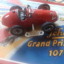 Schuco Grand Prix Racer 1075 in liebevolle Hände abzugeben.
Mit Original Karton und aufzieh Schlüssel
gebraucht aber im gutem Zustand macht mir Faire Angebote