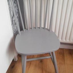 Beautiful Scandinavian style grey Windsor spindleback chair (was £69)

Lightweight yet sturdy, in good used condition.

Used as a decorative chair in the lounge and rarely sat on. Can be used as a dining chair, desk chair, dressing table etc. 

No longer required

Priced to go as now in my way must be collected ASAP