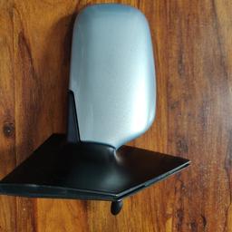 Toyota Yaris 

manual wing mirror

off side/drivers side

Taken from a 2004 model

A used item in v good condition, full working order, fully tested

Rare sky blue colour

Collection preferred but can post at a cost