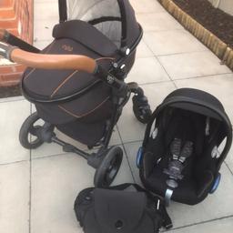 Egg travel system paid over 1500 pounds for this when it was new still in good condition had to get a new pushchair part as seen in pic