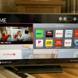 LG 42” smart tv slim in good condition and perfect working order with remote stand and power lead.

Collect from Willenhall Wv12