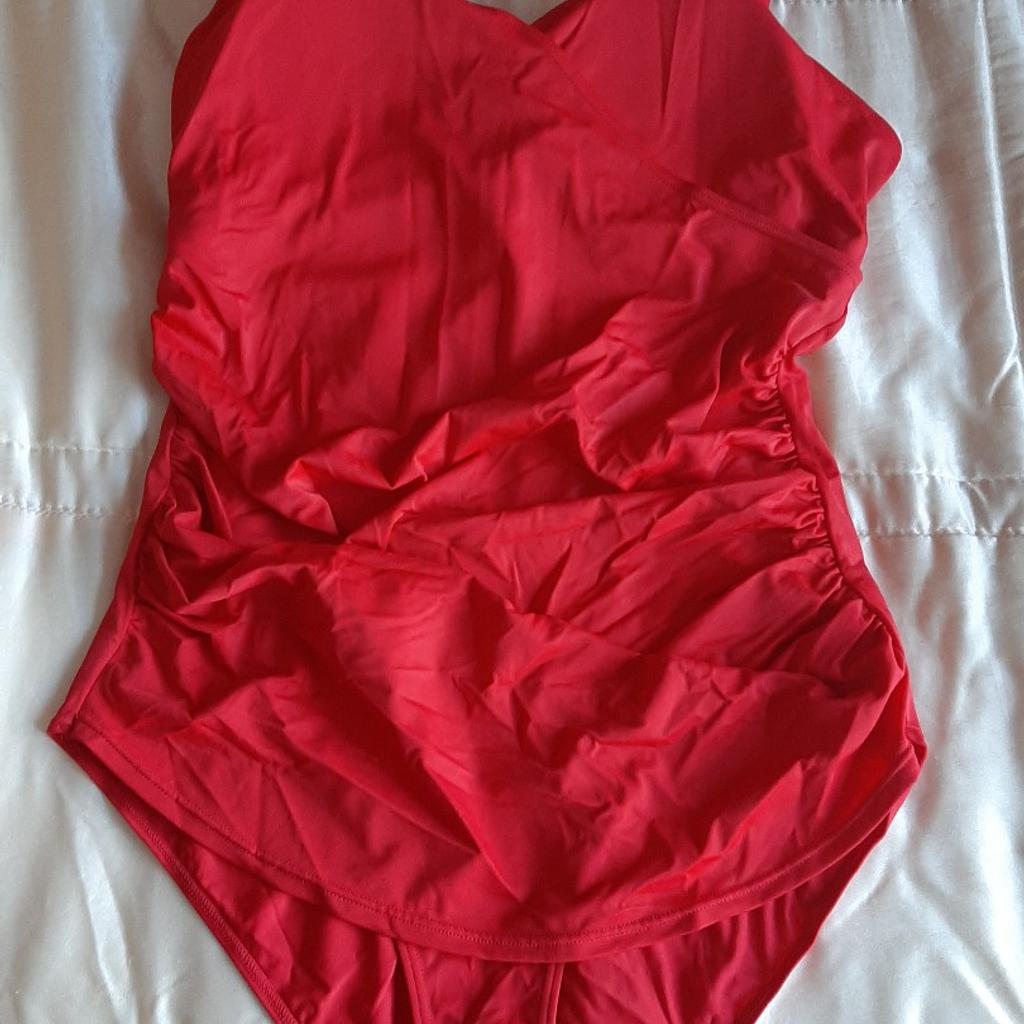 Red Swimming Costume Size 20 in DY2 Dudley für 3,00 £ zum Verkauf