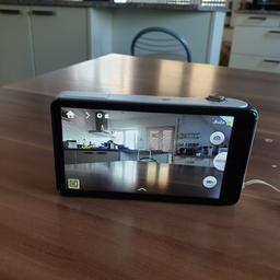 verkaufe ein Samsung Photoaperat
Mit smart und sim funktion in einem top Zustand