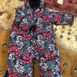 Baby girl winter suit used rare times, like new =£6
Baby girl cardigan completely new, never used=£3
Size: 0-6m