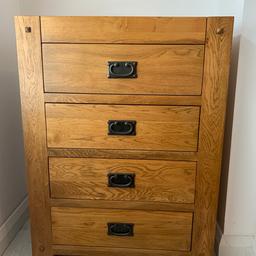 Stunning chest of drawers
No marks or water marks
Brought at Oak Furniture
Selling due to moving
Width / 67cm
Height / 90cm
Depth / 42cm