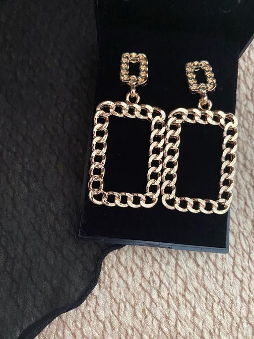 Buy & Sell West London Maida Vale - West London - Photos for Gold square linked statement earrings 