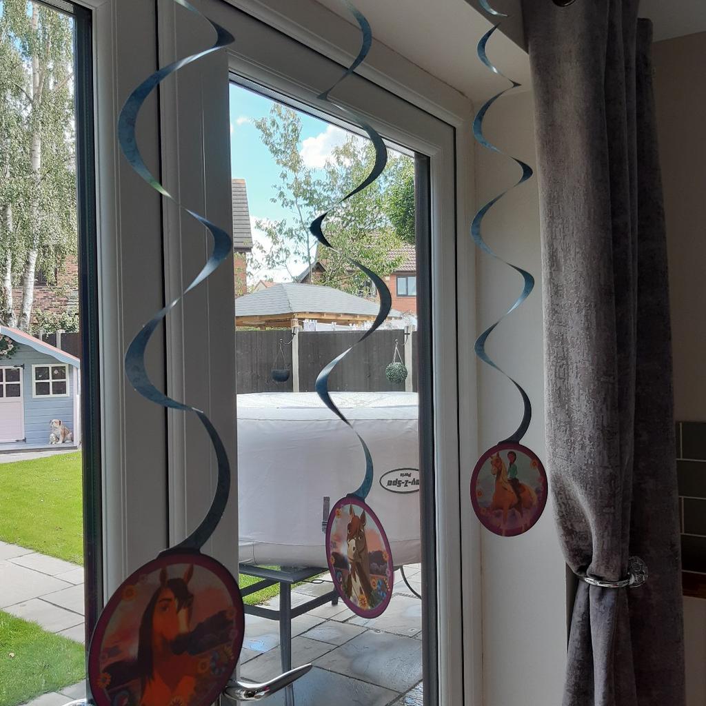 DreamWorks Spirit horse birthday decorations in B77 Tamworth für £ 5,00
