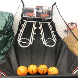 Height 213cm, width 168cm, diameter 213cm
Equipped with LED scoring board and 3 point motion shot sensor zone, can be folded up for easy storage includes 4 balls