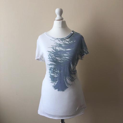 Buy & Sell South West London Sands End - South West London - Photos for Armani Exchange white blue feather t shirt