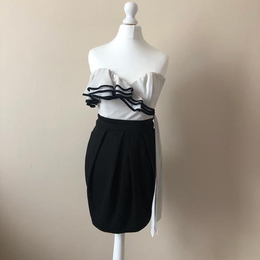 Buy & Sell South West London Sands End - South West London - Photos for Lipsy black and white ruffle strapless dress