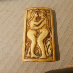UNUSUAL : CHINESE RISQUE PENDANT : BELIEVE BONE : LOVELY CONDITION