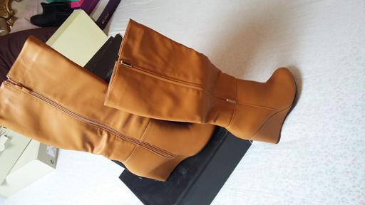 Buy & Sell West Midlands Sandwell - Photos for Mid High Heels Wedge Knee High Boots