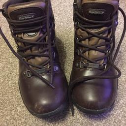 Great condition looked after and re waxed. Size 2 comfy walking boots