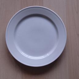 Verkaufe einen Teller / Fleischteller!
Porzellan, weiß
Durchmesser: 24cm

Porto zahlt Empfänger!