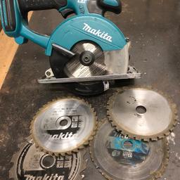 Makita bcs550 metal skill saw with three steel blades and two wood blades. In full working good condition, not been used this year just sat in a box. NO batteries or charger!!
70ono collection edenbridge or will post at buyers expense through PayPal
