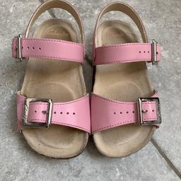 Girls sandals from Clark’s bought this summer,original price was £36 and my daughter worn them only handful times with dresses while on holiday,so they are in great condition,selling for £10.
Size 9F.
Please check my other items for sale, thank you.