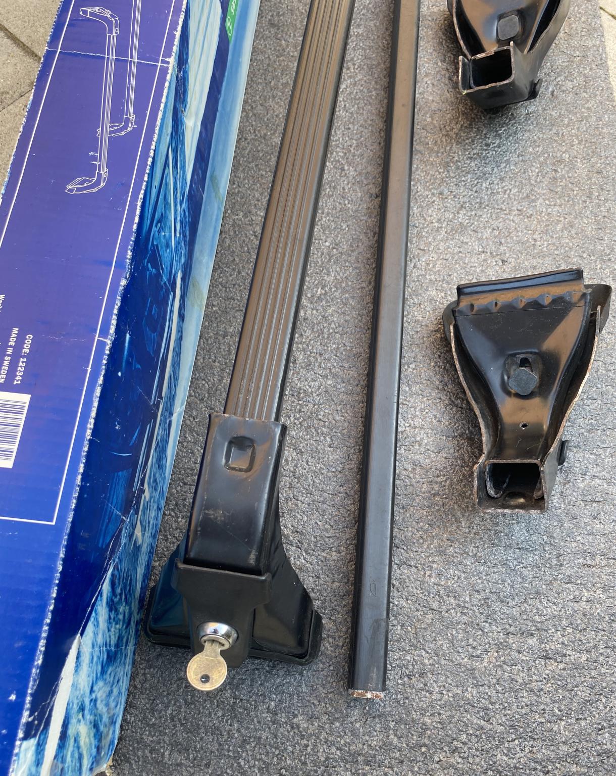 Halfords Roof locking Bars car without gutter in LE18 Wigston for £25.00 for sale Shpock