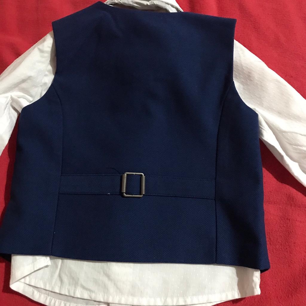 Brand new monsoon 6 /12 months baby boy 4 piece suits. Brand new still attached tag. Navy blue and white combination. Smoke , Covid and pet free home
Collection or postage with postage cost. Thanks