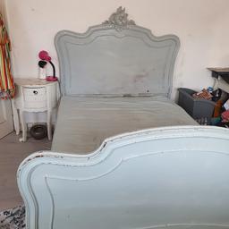 beautiful rustic french shabby chic bedframe upcycle project if u want..


expensive when bought..

pick up only from west ealing w13 northfields