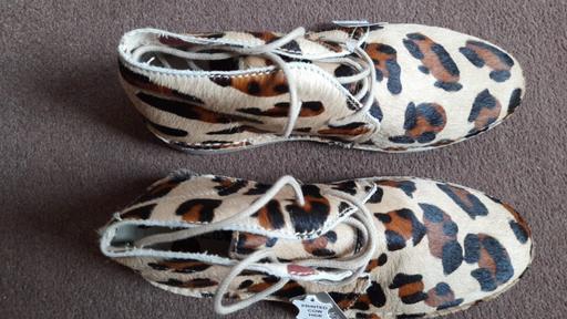 Buy & Sell West Midlands Walsall - Photos for Ladies Printed cowhide sand shoes