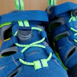 Zum Verkauf stehen diese dunkelblau und grüne Schuhe.

🔵Selten getragen
⚪Größe: 27/28
🔵Selbstabholung
⚪Tierfreier und Nichtraucher Haushalt
🔵Sehr gute marke
⚪Zum Waschen in der Waschmaschine geeignet