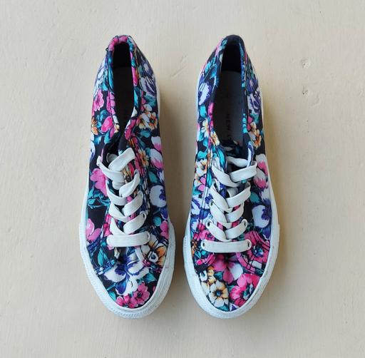 Buy & Sell South East London Sydenham Hill - SE26 - Photos for Floral flatform lace up trainers - Size 4