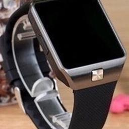 Ich verkaufe eine nagel neue schwarz silberne Smart Watch für iOS und Android Betriebssystem. Es verfügt über ein USB 3.0 Anschluss,Bluetooth 3.0,Camera und vieles mehr.