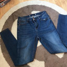 £2 only 🌟🌟 immaculate condition 
Worn a few times💛
Skinny fit 👖