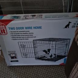 small dog crate with tray and 2 doors immaculate  condition .
easy assemble, boxed.
buyer collects
check it out.
