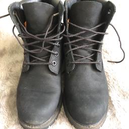 Size 6 black timberlands worn, crack on leather the side of boot, photo above. Open to offers