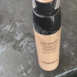 Chanel Healthy Glow Foundation NEW 
Shade- BR22
Demo bottle 20ml 
RRP £41 
Can post with royal mail 👍🏼