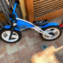 Vendo bici Per bambini piccoli senza pedali in buone condizioni pagata 100 euro. Prezzo leggermente trattabile 