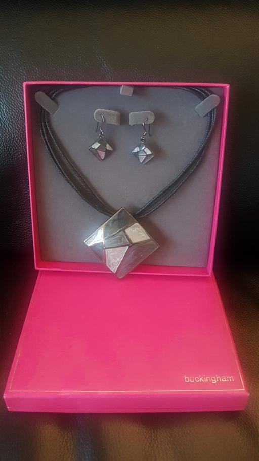 Buy & Sell Leicestershire Oadby and Wigston - Photos for New buckingham necklace & earings set