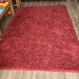 Large shaggy rug, bought from Next. Retailing at £160. Great condition. Size 160cm x 230cm

Colour is a rusty red.

Local Collection Stockton-on-Tees TS19