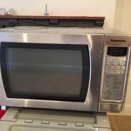 Good working order. Used but in really good condition inside and outside of microwave.
Sell due to kitchen refurbish.