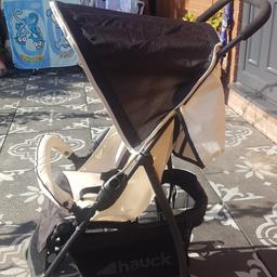 used hauck kids stroller.
barely used.  
in great condition.
collection only