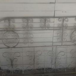 pair of driveway metal gates in good conditon could do with a lick of paint each gate measures 56inches long by 33 inches high measurements for both gates together size is 112 inches long 33 inches high 40 pound CASH ON COLLECTION