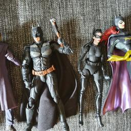 verkaufe gut erhaltene Actionfiguren mit Zubehör.
Catwoman,Batman,Batgirl und Joker
Alle zusammen für 35 euro