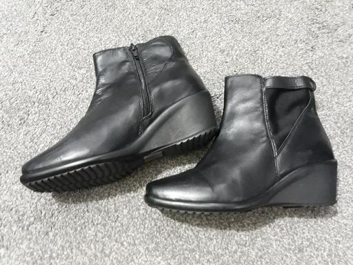 Buy & Sell West Midlands Birmingham - Photos for Wedge heel boots